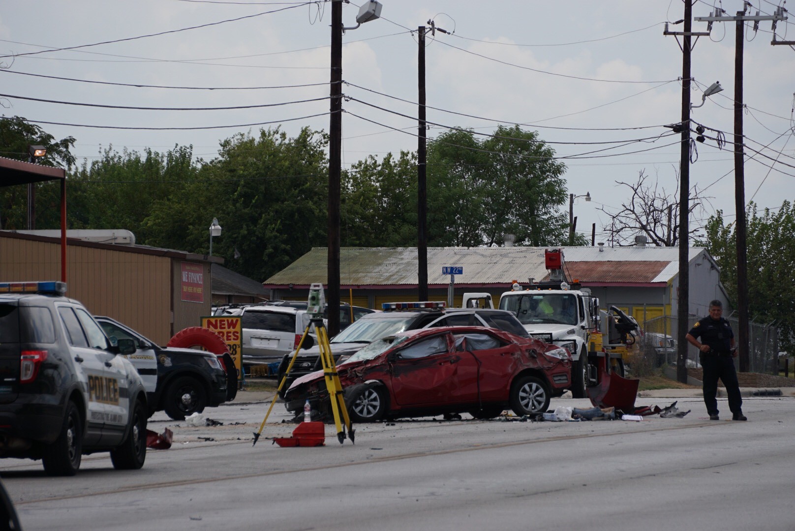 Driver arrested after fleeing 5-vehicle wreck on West Side