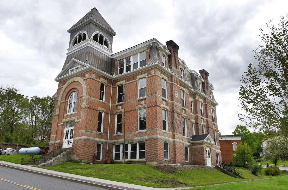 Builder part of effort to revitalize Hoosick Falls