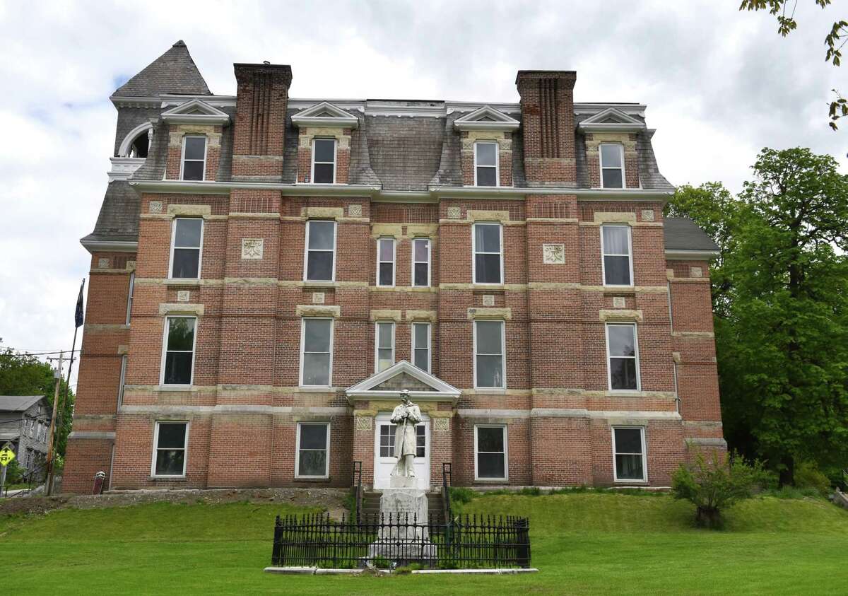 Builder part of effort to revitalize Hoosick Falls