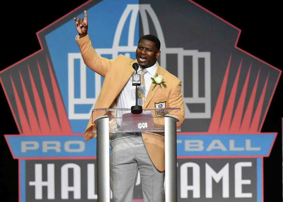 LaDainian Tomlinson Delivers Moving Hall Of Fame Speech