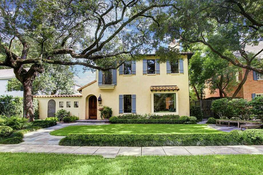 2 8m Houston Mansion For Sale Has The Shoe Closet Of Your Dreams