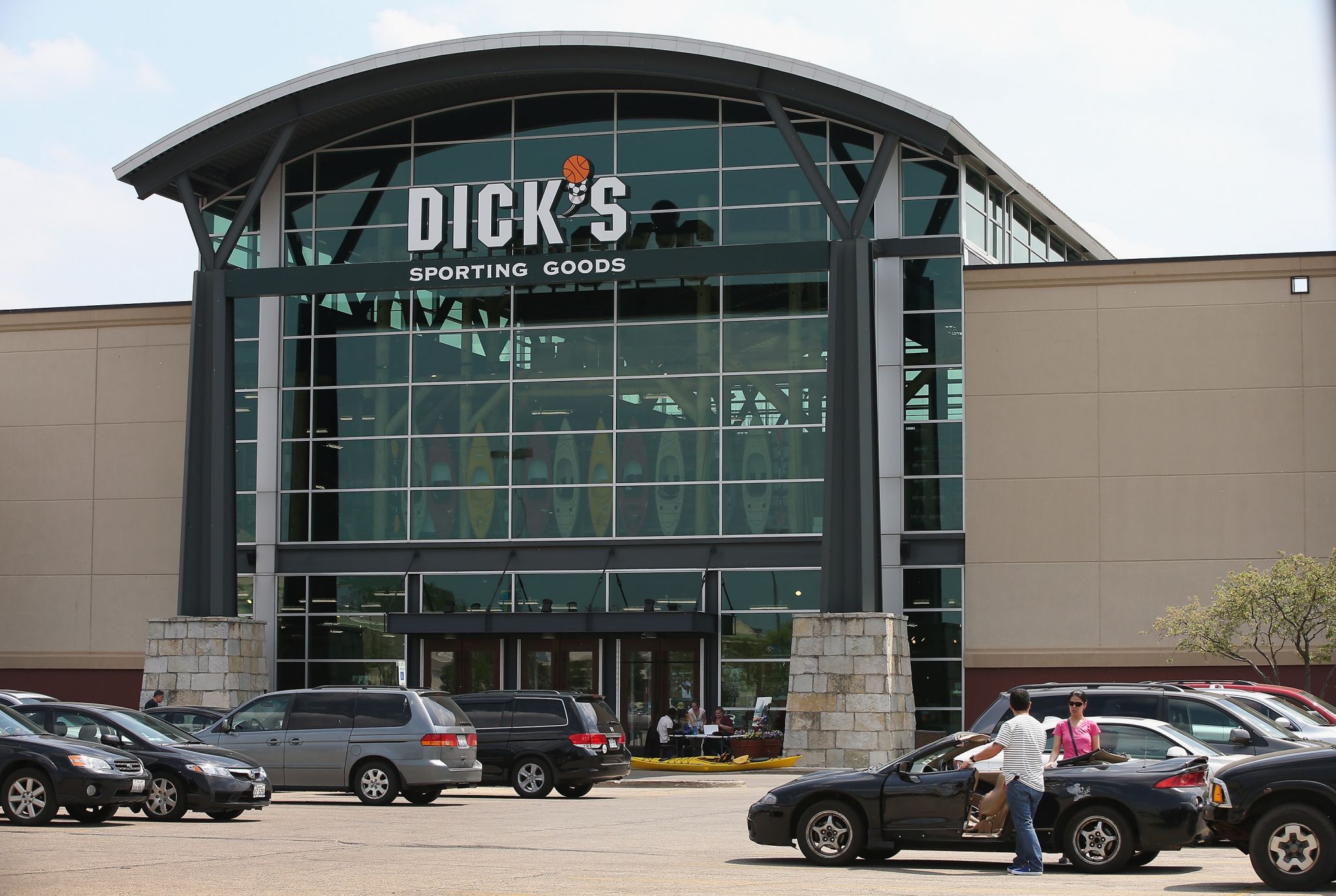 Academy promotes Astros sale with perhaps subtle jab at rival Dick's over  cancelled orders