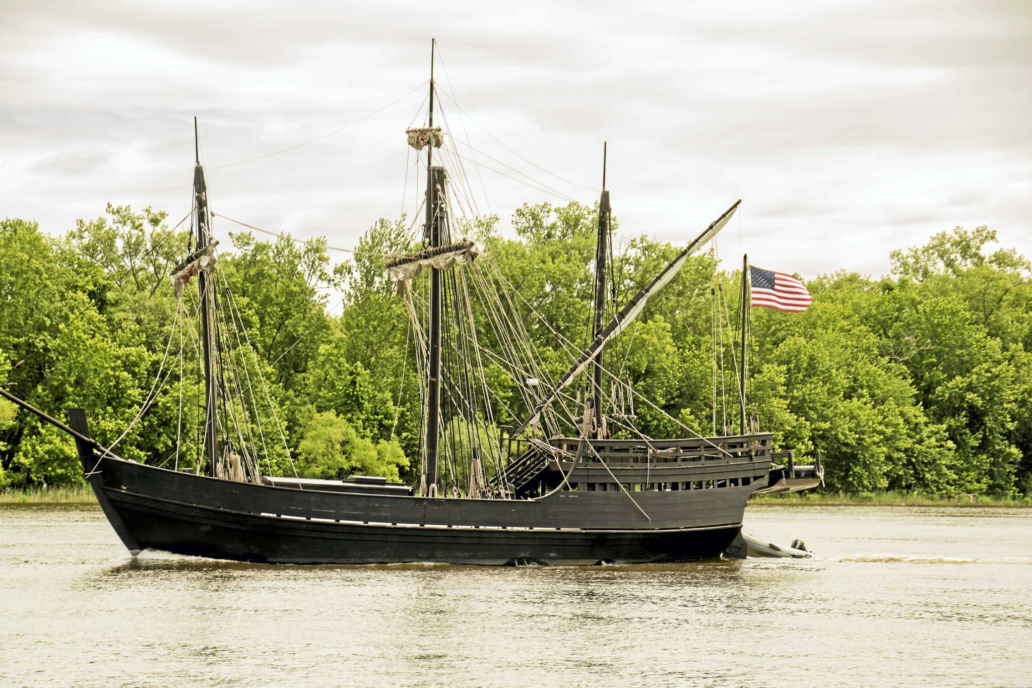 Full-scale replicas of Nina, Pinta sail through Middletown on U.S. tour, image size:2048x1365