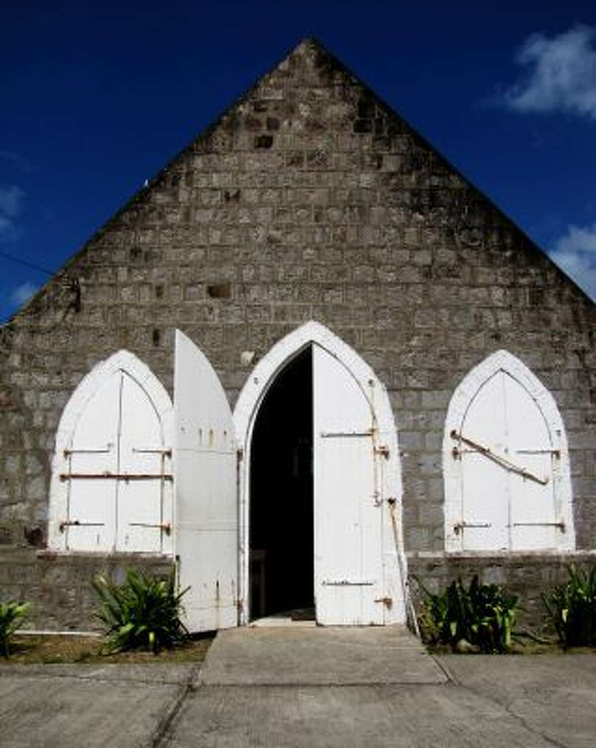 St. Thomas' Lowland Church, built around 1643, is the oldest on the island and said to be the oldest Anglican church in the Caribbean.