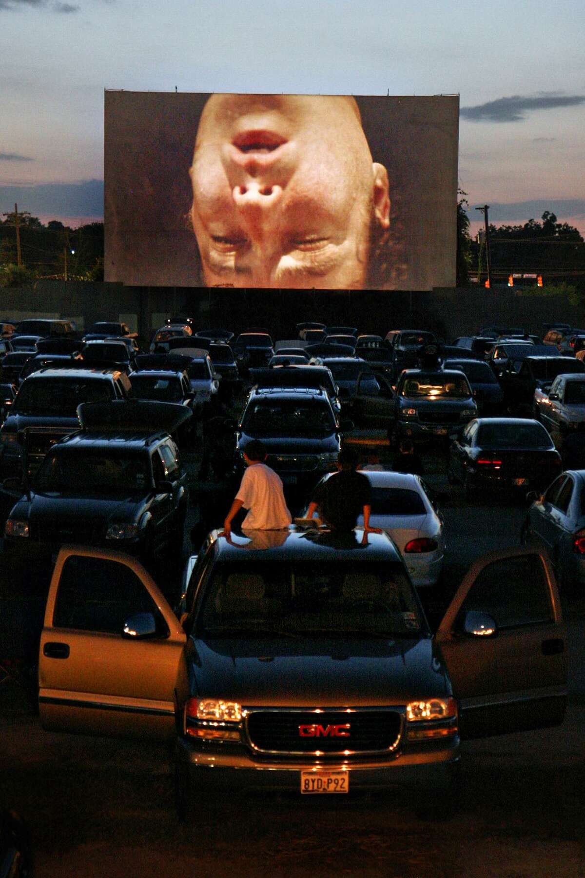 Three Drive In Movie Theaters Left In Connecticut