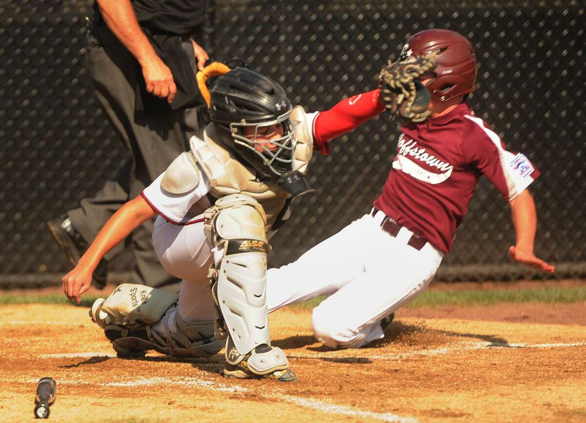 Fairfield American beats New Hampshire to reach New England