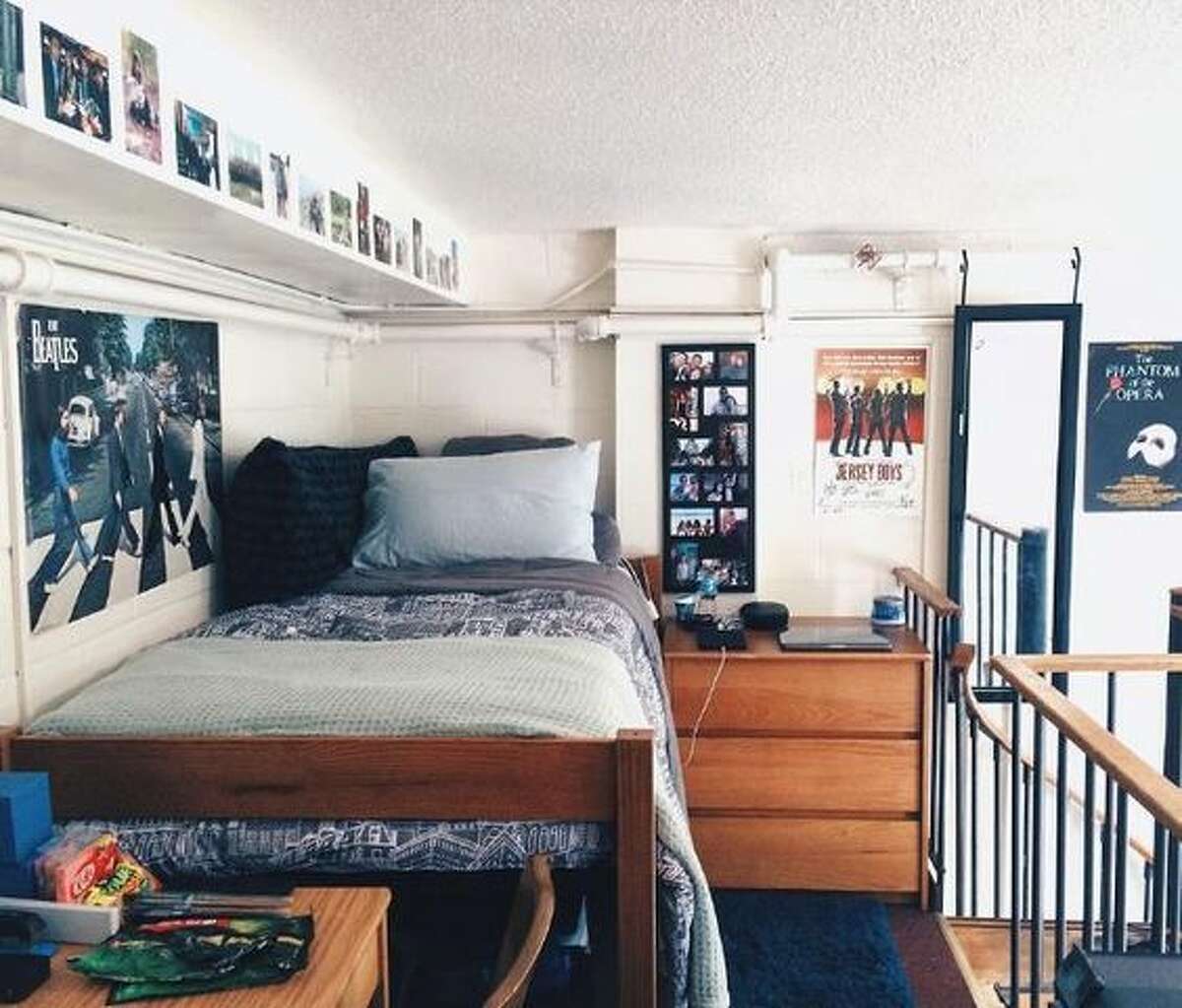 100+ ý tưởng dorm room decorations for guys Trang trí nghỉ dưỡng cho ...