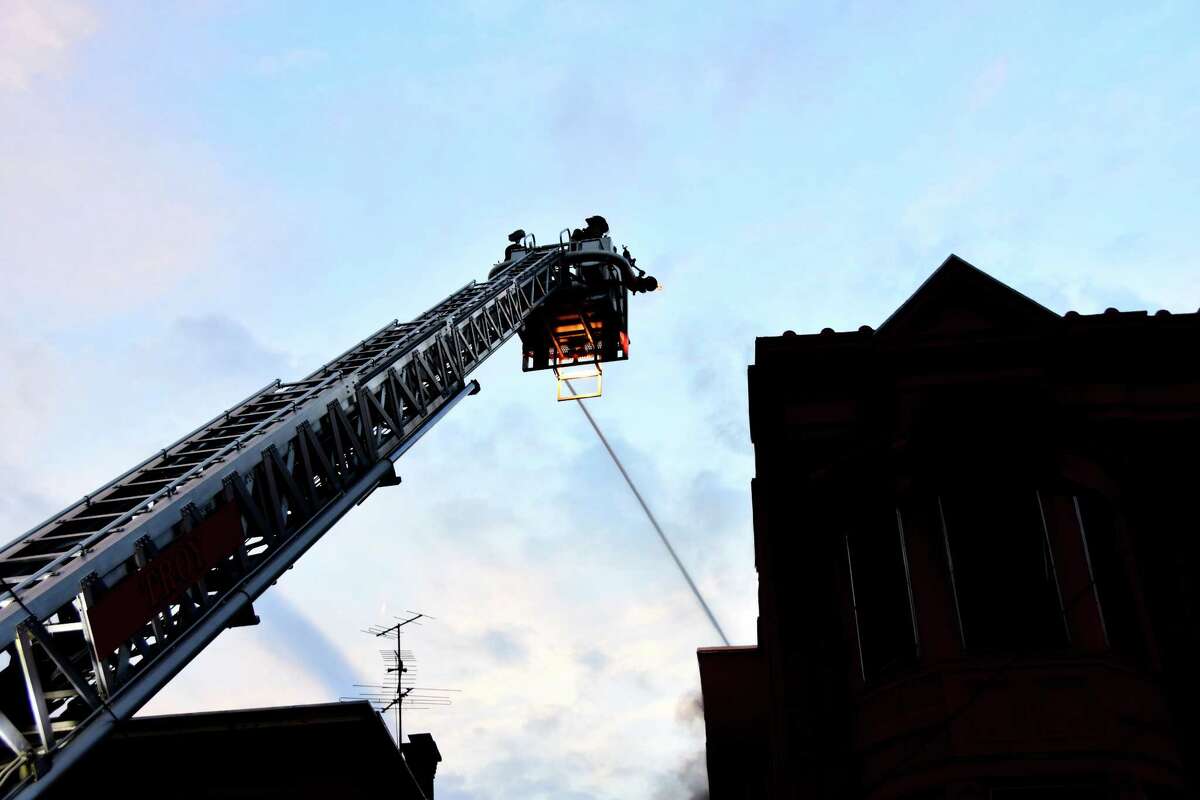 Troy fire displaces 3 families