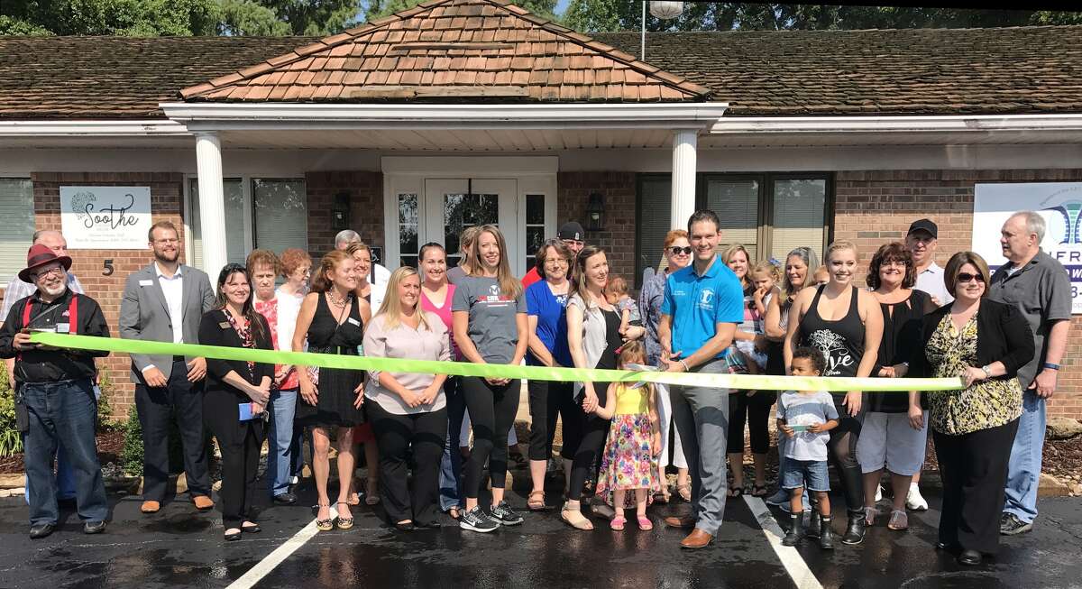 Unfried Chiropractic and Wellness Center hosted an official ribbon cutting ceremony at 4 p.m., Thursday, Aug. 10. Owner Andrew Unfried celebrated with family, friends, local business owners and members of the Edwardsville/ Glen Carbon Chamber of Commerce. The center is officially open for business.