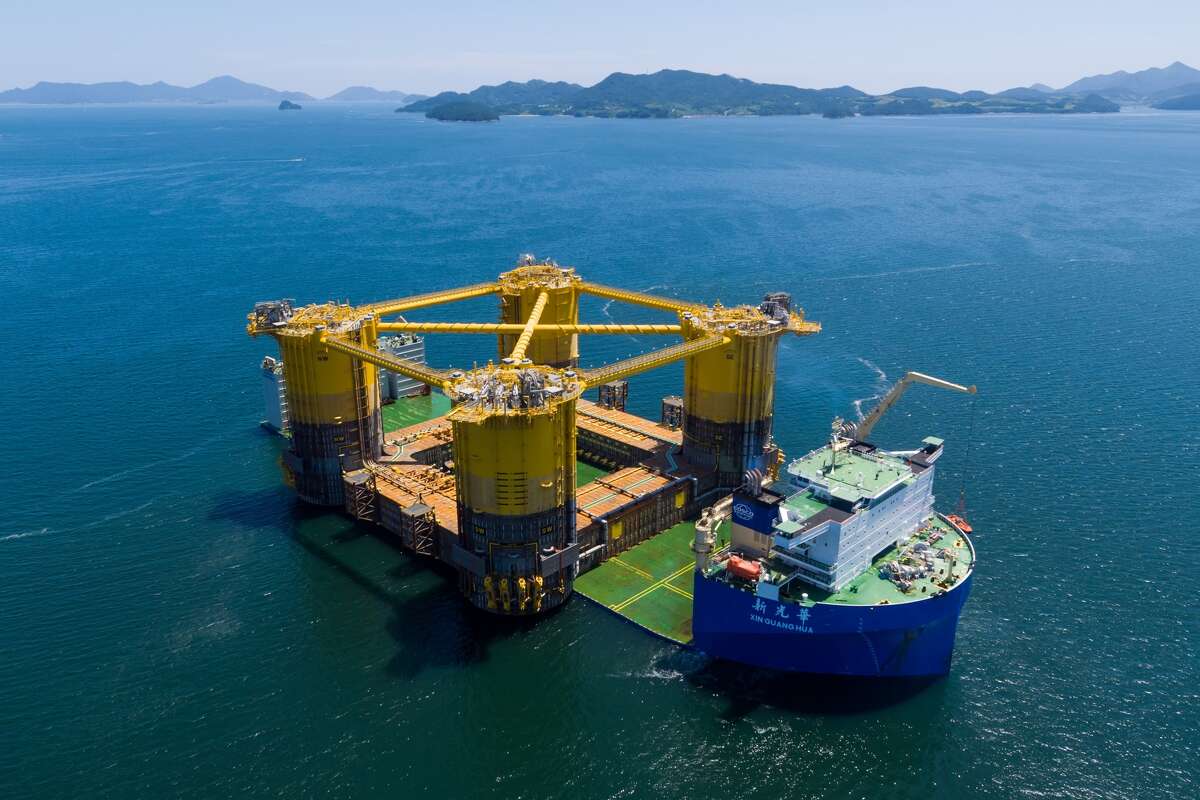 Royal Dutch Shell said the massive four-column hull of a deep-water Gulf of Mexico project recently began a months-long journey to Texas, where it will be integrated with the topsides of an oil platform that will weigh 125,000 tons.