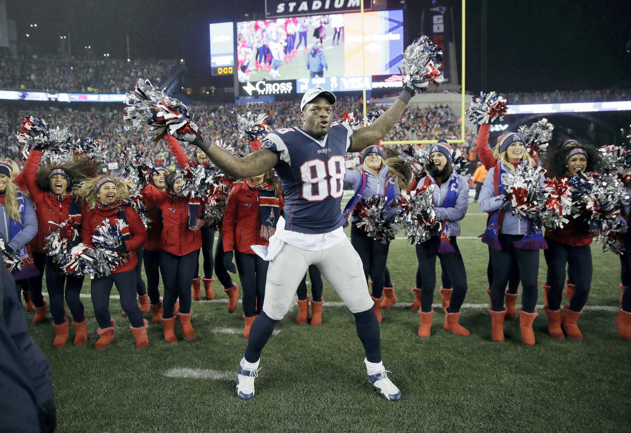 Martellus Bennett: Patriots Have Played 'With a Chip' On Their Shoulders