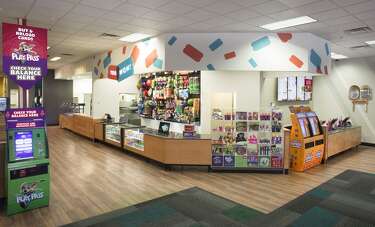 Chuck E Cheese S New Look Is Way Different From What You Remember