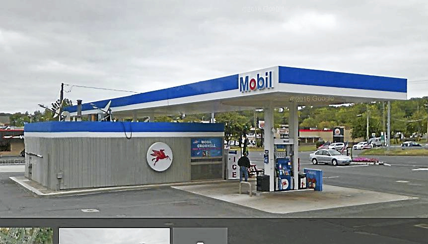 Cromwell Police Looking For Armed Mobil Gas Station Robber