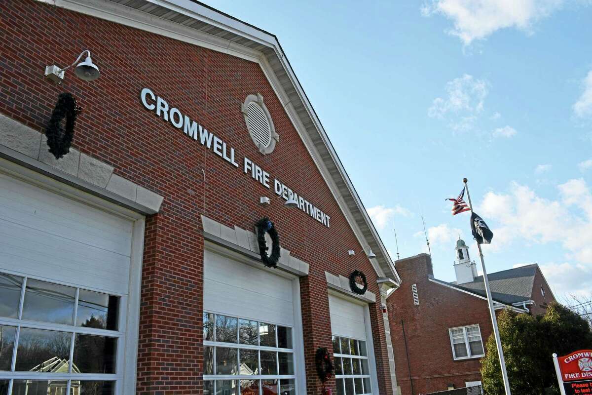 Cromwell fire personnel to honor local police in ‘Thin Blue Flag’ ceremony