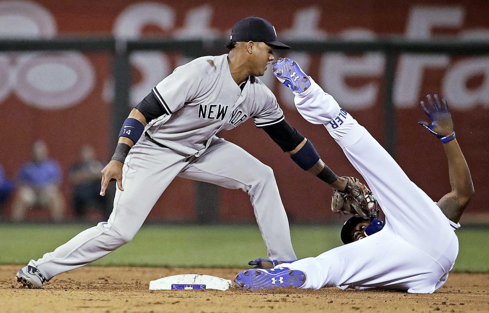 Yankees' Starlin Castro leaves game with an injured hamstring