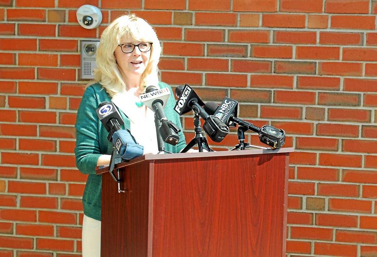 Cromwell Superintendent of Schools Paula Talty speaks to reporters in 2015.