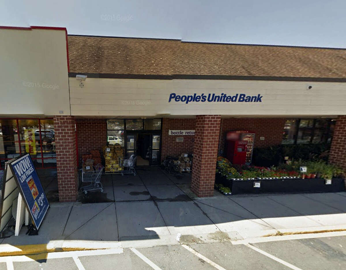 Cromwell cops investigating robbery of People’s United Bank Stop & Shop branch