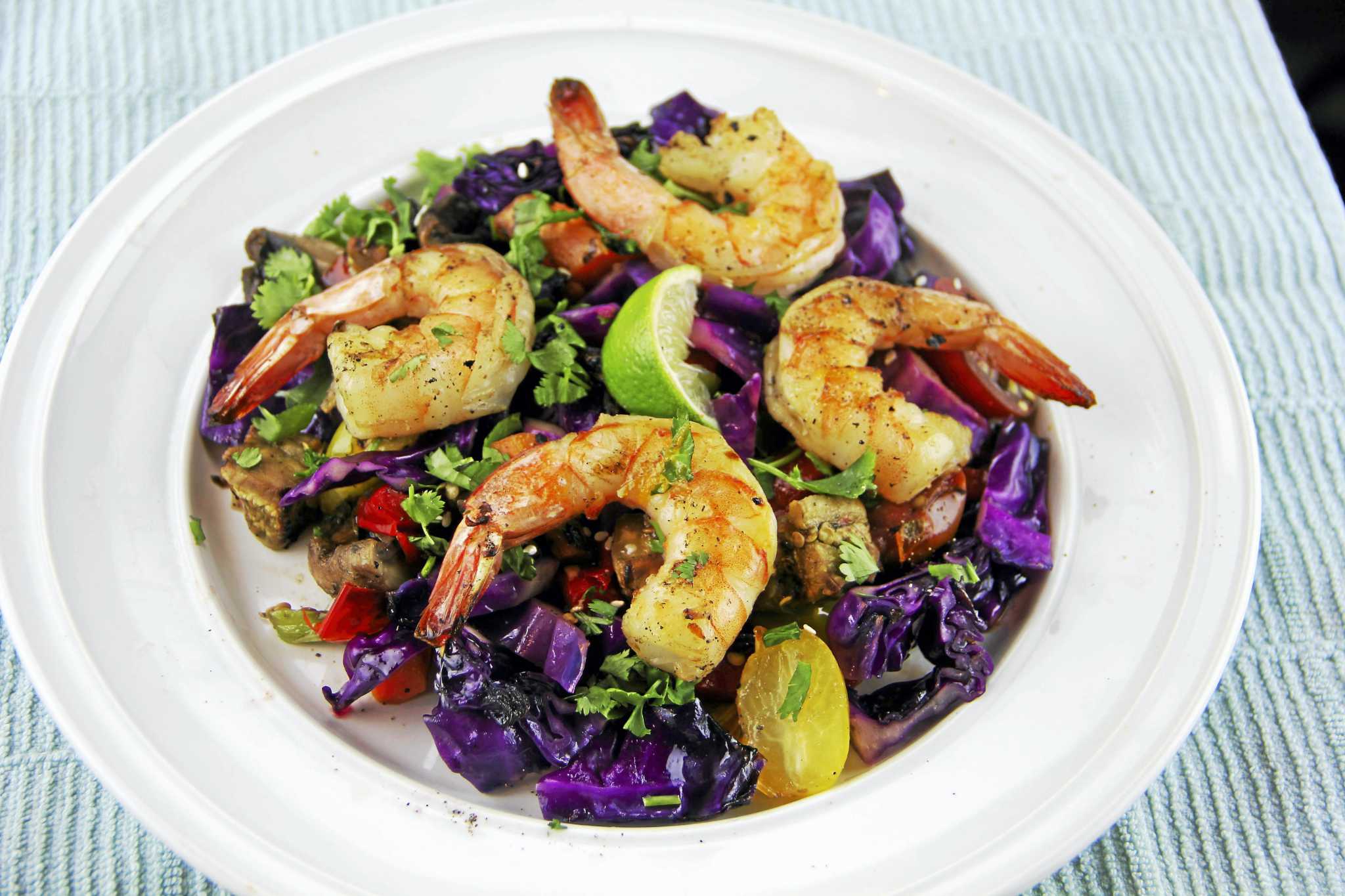 Recipe: Grilled shrimp and vegetable salad with Asian dressing - The