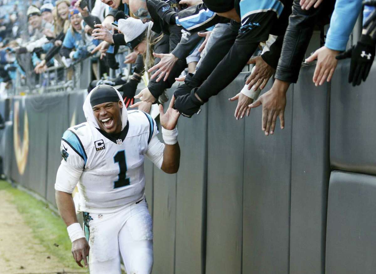 Panthers build big lead, hold on to beat Seahawks