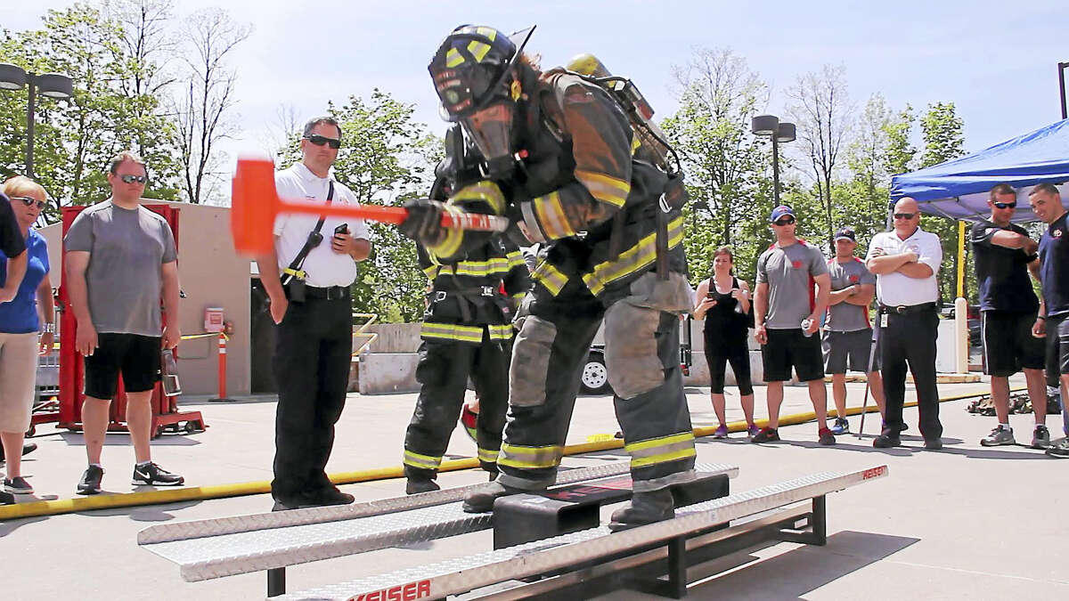 Middletown firefighters obstacle course puts mayor, other locals to test