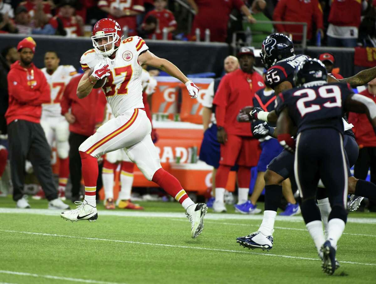 Chiefs beat Texans 30-0 for first playoff win since 1994