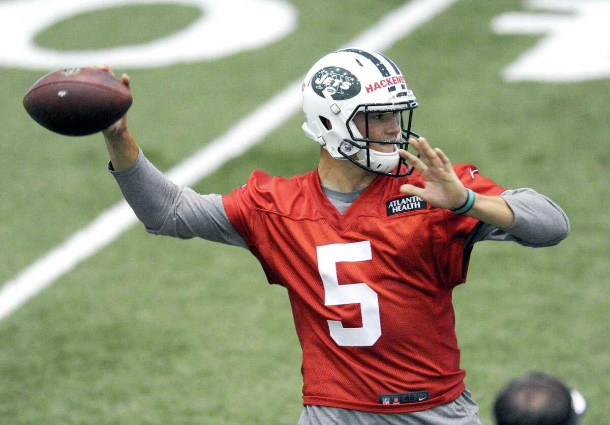 New York Jets second round draft pick Christian Hackenberg throws a pass at their NFL football rookie minicamp Friday, May 6, 2016, in Florham Park, N.J. (AP Photo/Bill Kostroun)