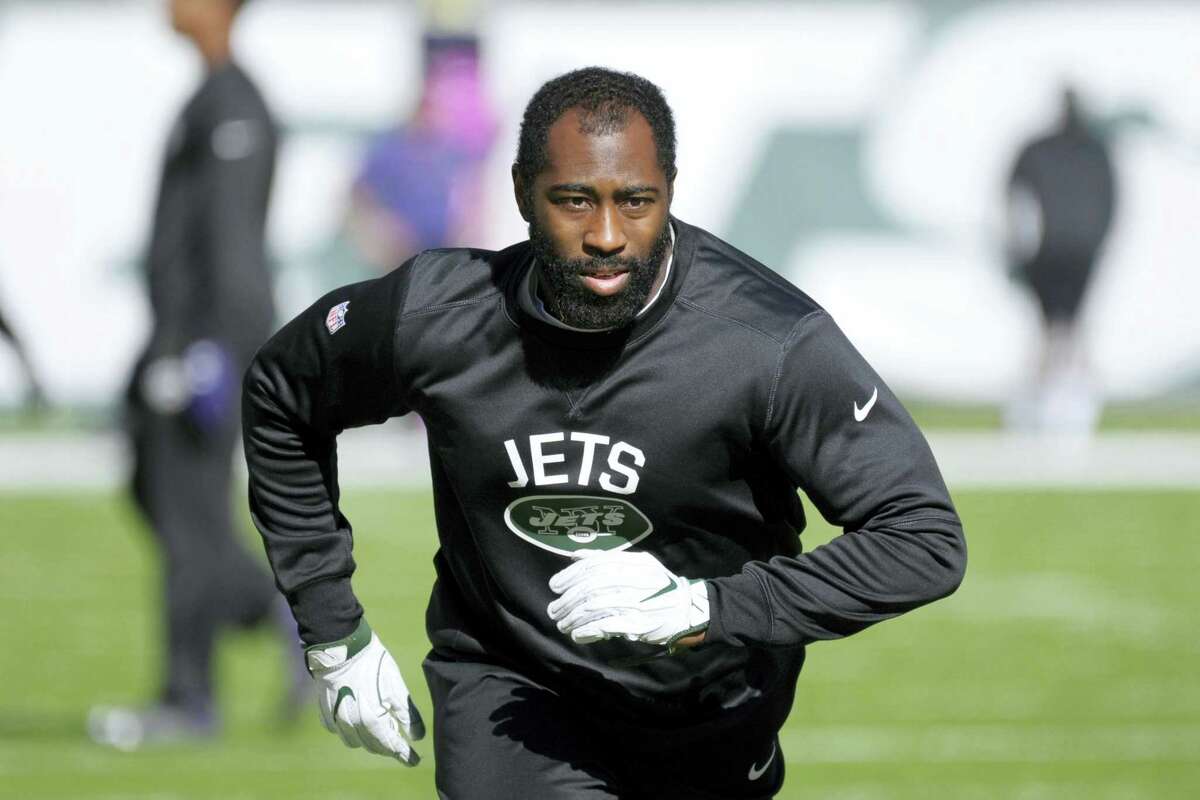 New York Jets cornerback Darrelle Revis warms up before a recent game.