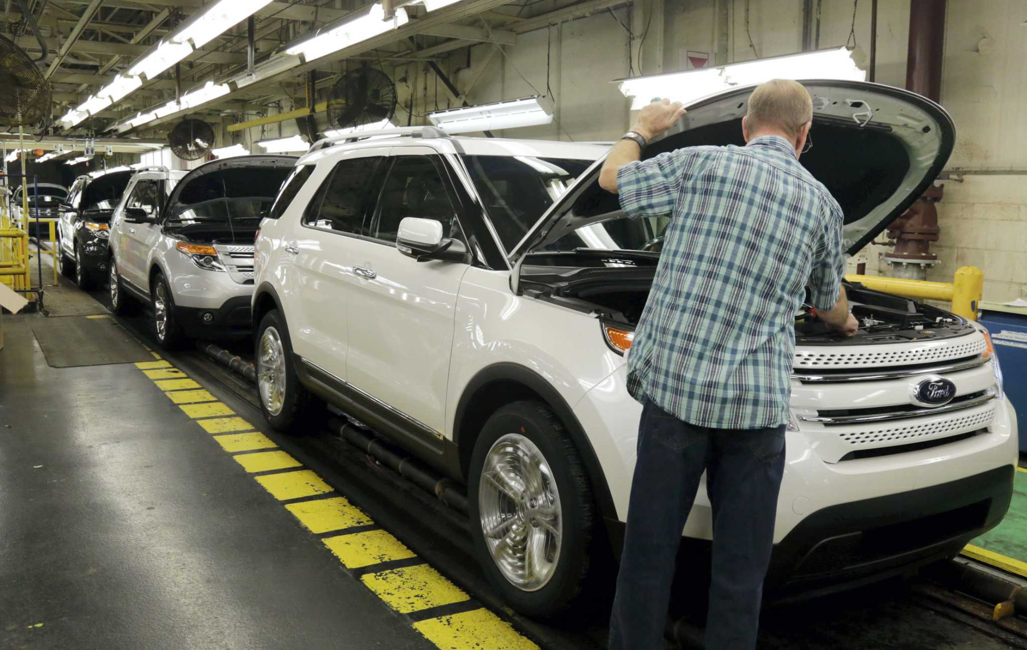 Ford Explorers investigated for exhaust odor inside SUVs