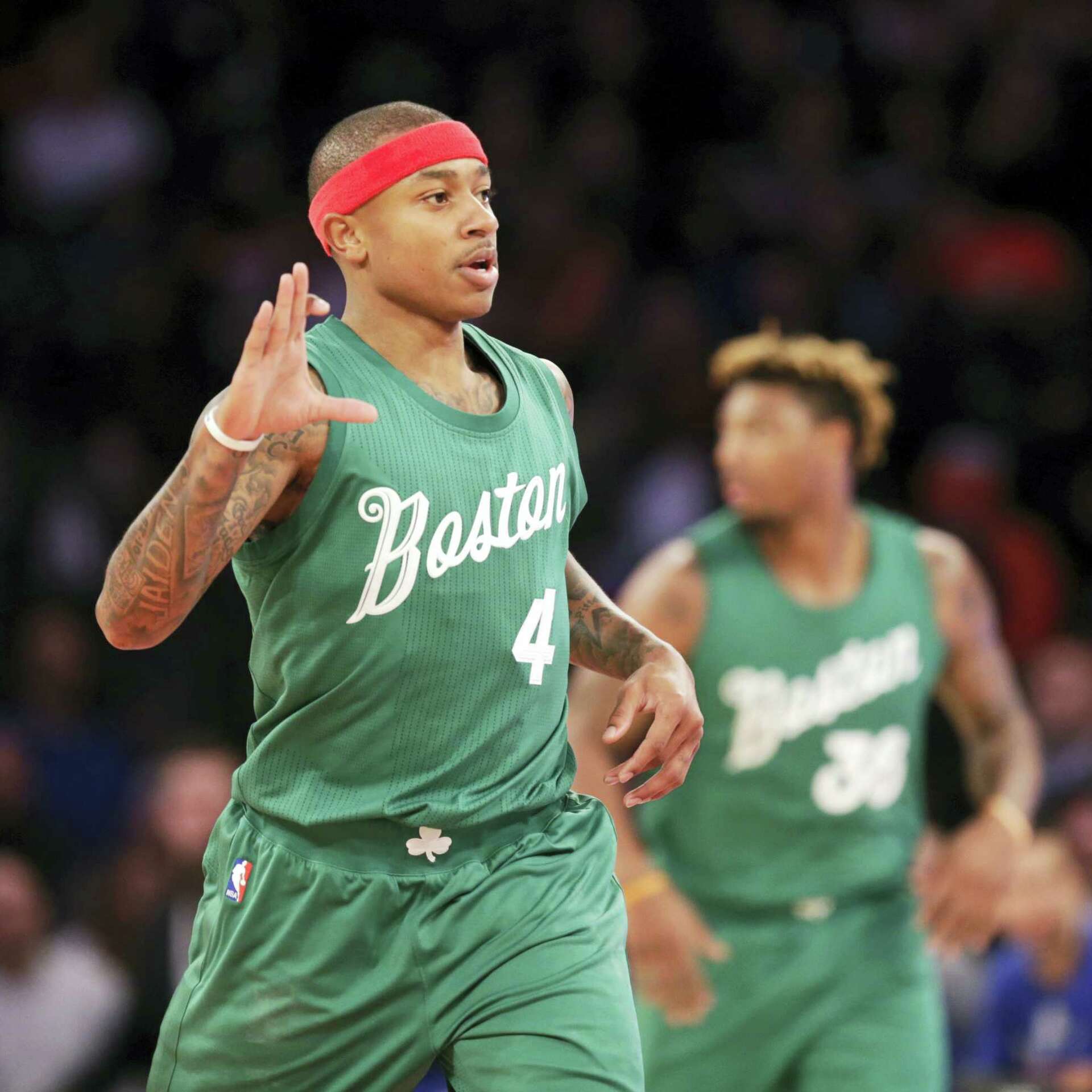 Celtics hold off Knicks behind Thomas Smart