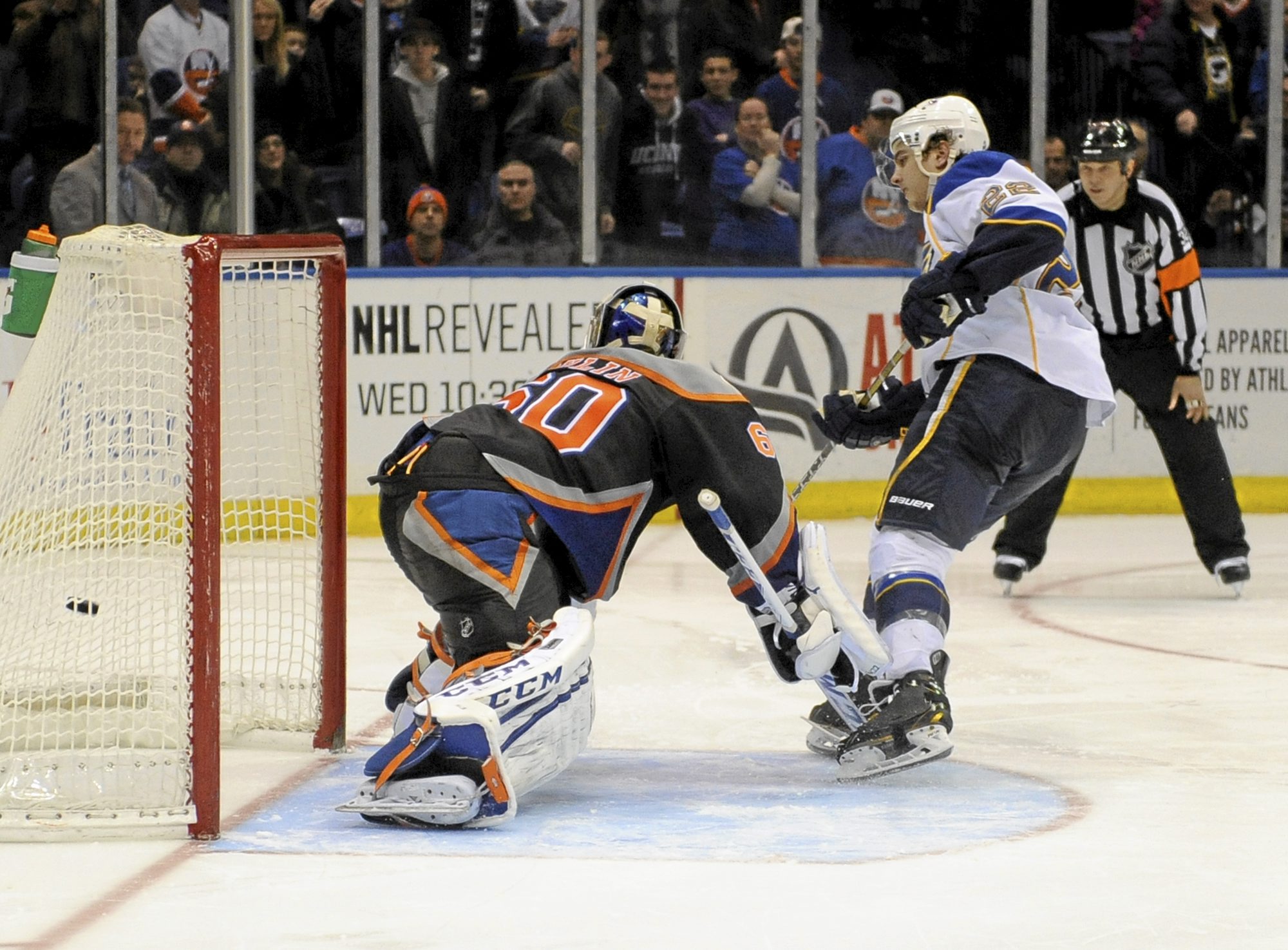 St. Louis Blues Kevin Shattenkirk helps Hockey Hall of Fame member