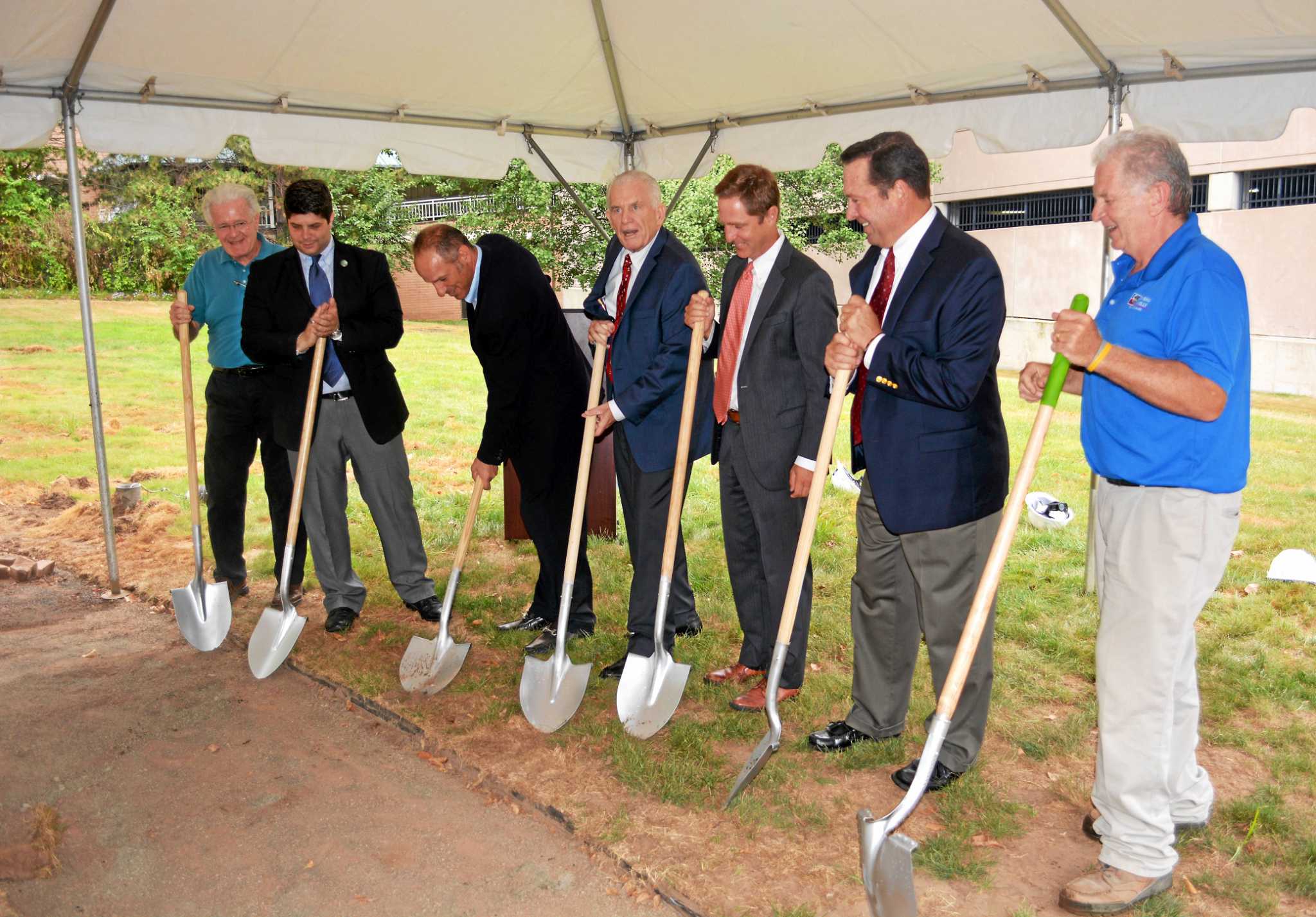 City breaks ground on sixstory apartment building, retail space in