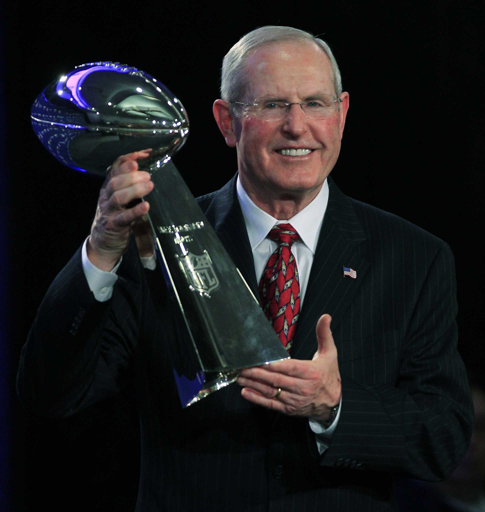 Former Syracuse football player Tom Coughlin gets ready to lead the New  York Giants in Super Bowl XLVI 