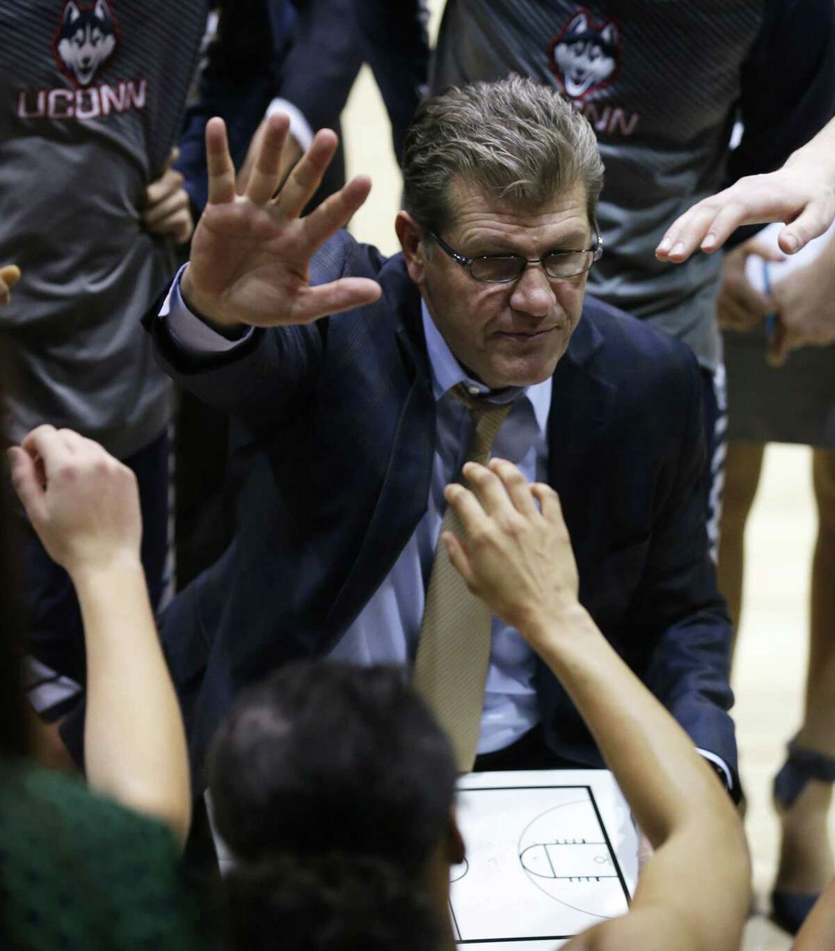 UConn head coach Geno Auriemma talks to his team during a timeout against Tulane on Monday in New Orleans.