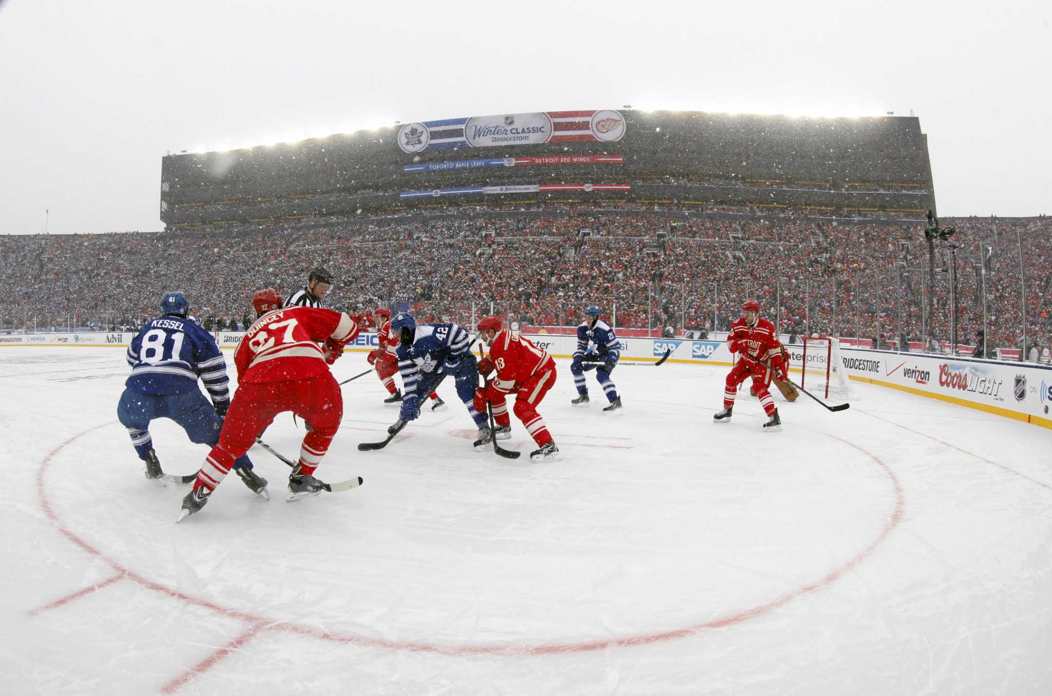 Detroit Red Wings-Toronto Maple Leafs to meet in 2014 NHL Winter Classic at  Michigan Stadium 