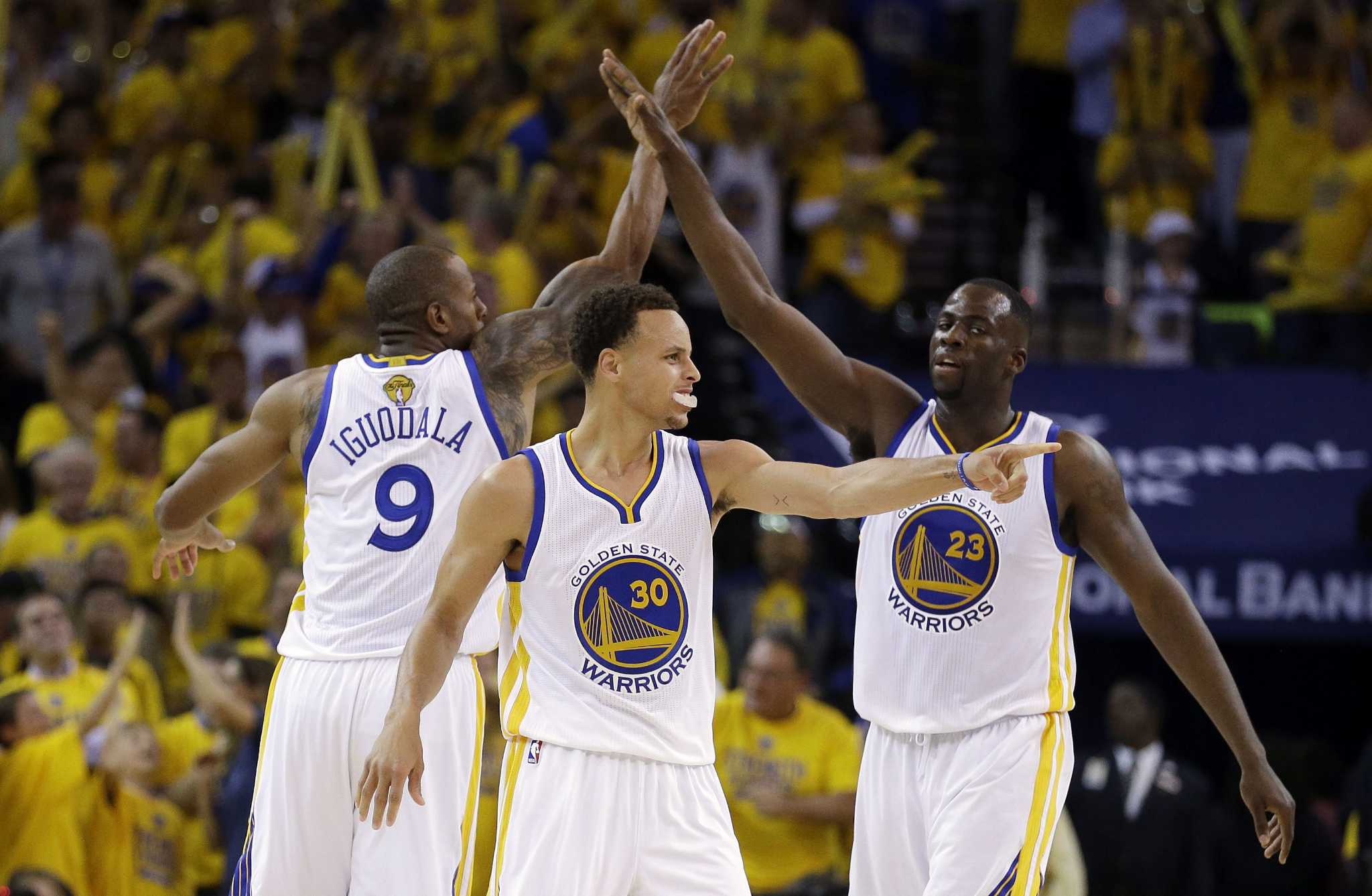 Warriors top Cavs in Game 5, take 3-2 series lead in NBA Finals