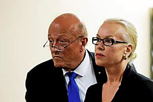 Judge orders Casey Kasem’s feeding tubes reinserted