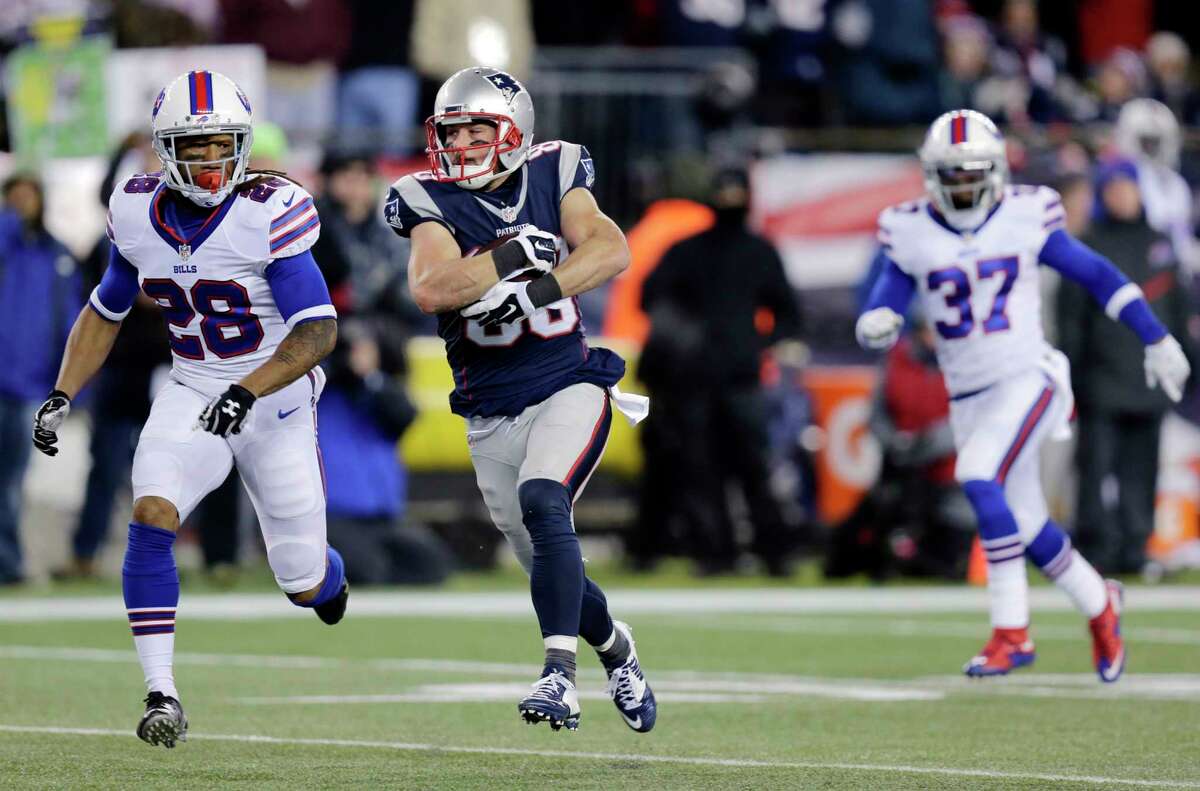 Patriots beat Bills, improve to 10-0 - The Columbian