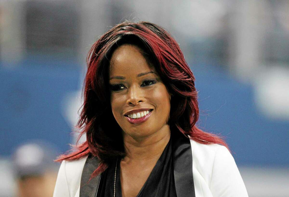 FOX 4 News - Pam Oliver's game day outfit = 