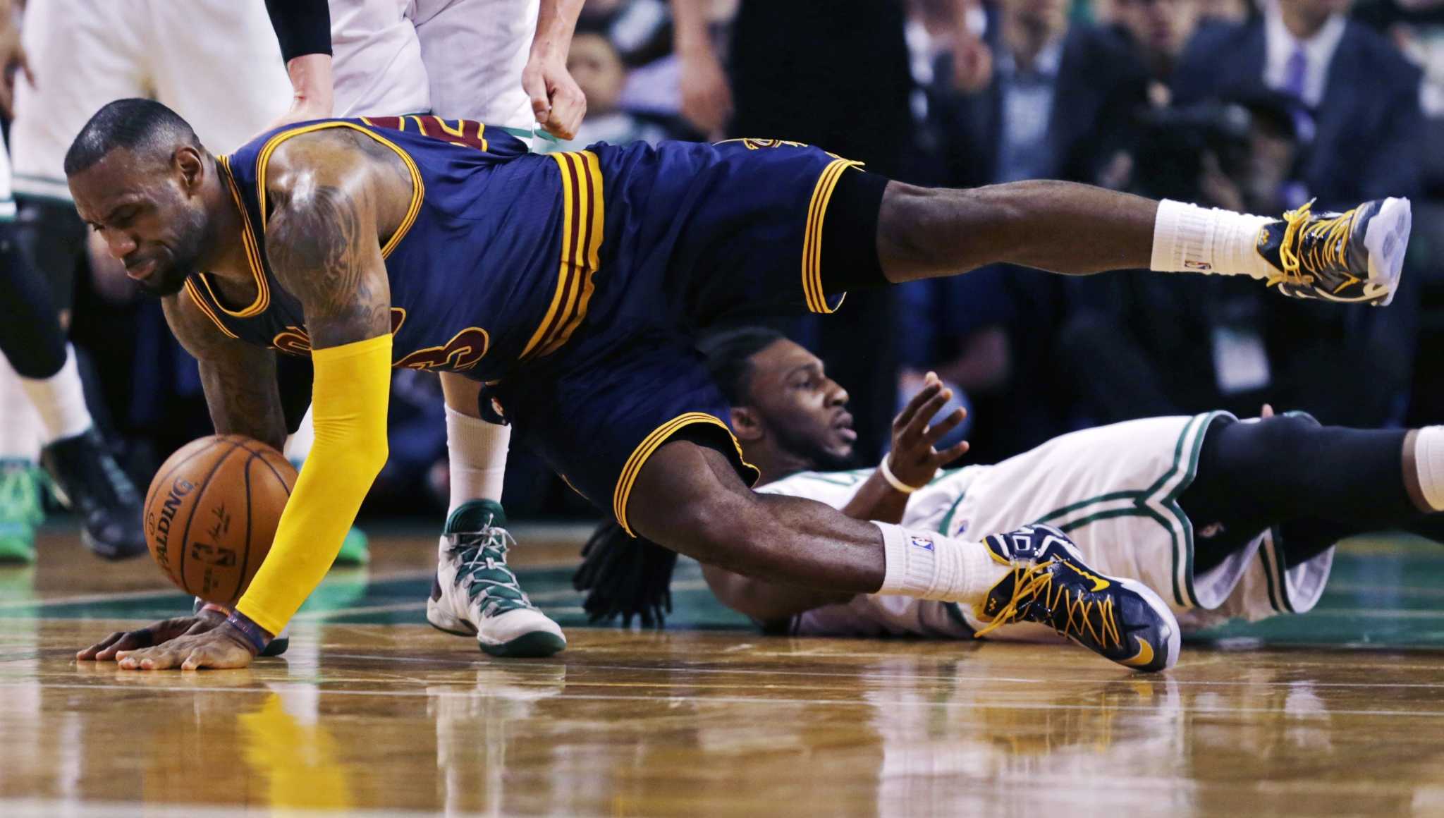 Cavs sweep Celts as James scores 27 in 101-93 victory