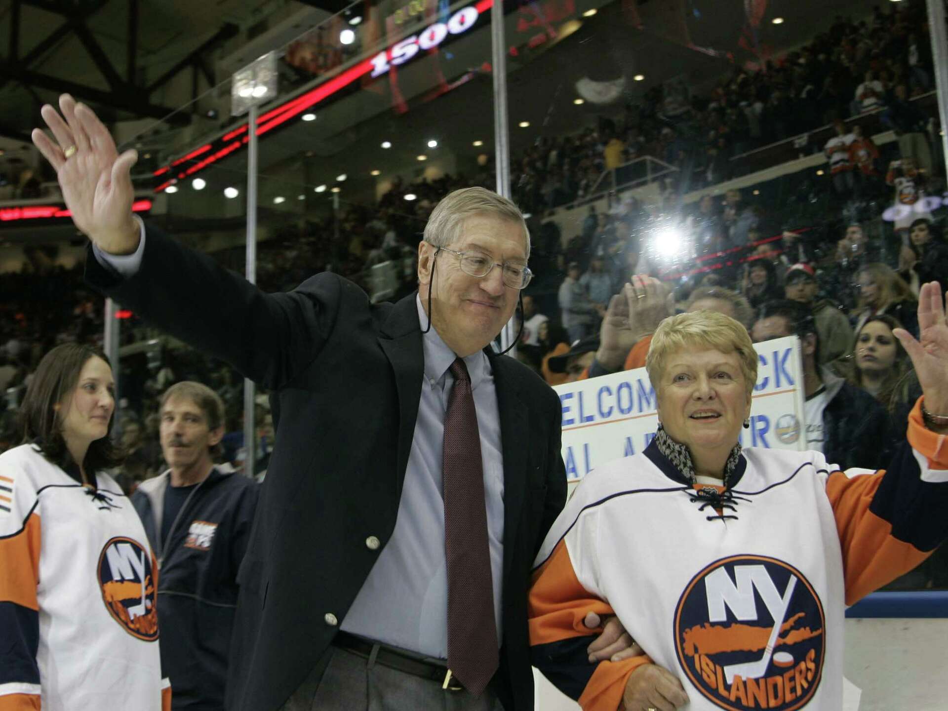 Al shops on islanders jersey