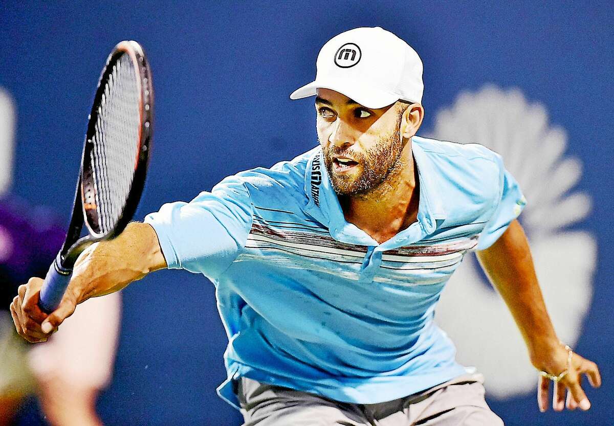 James Blake defeated Andy Roddick 7-5, 6-4 in the men’s legends match on Thursday night at the Connecticut Open in New Haven.