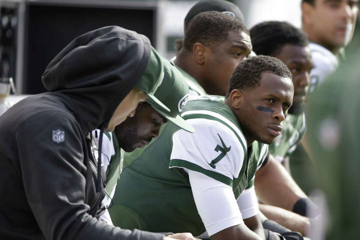 New York Jets GM Mike Maccagnan says quarterback Geno Smith is unlikely to go on the short-term IR.