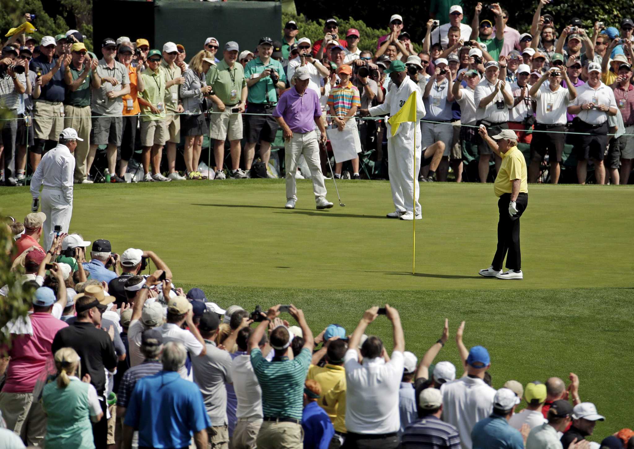 Jack Nicklaus makes holeinone in Masters Par 3 Contest