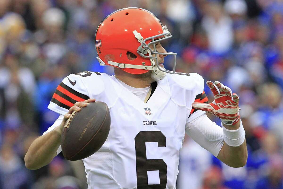 Brian Hoyer and the Browns will look to pull off the upset Sunday against the Colts.