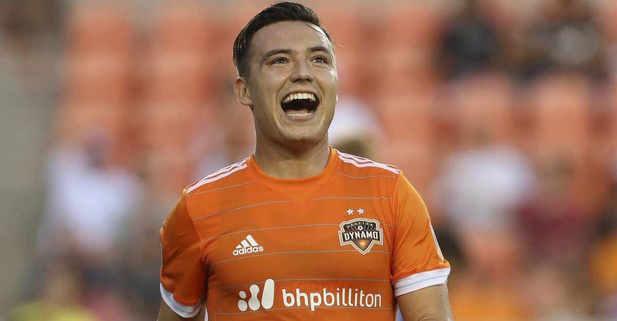Houston Dynamo forward Erick Torres (9) reacts to not making a goal during the first half of the game at BBVA Compass Stadium Wednesday, July 5, 2017, in Houston. ( Yi-Chin Lee / Houston Chronicle )