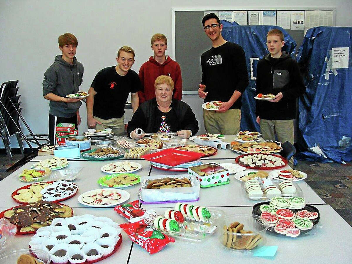 Because an array of holiday cookies can never be too vast, Cromwell Student Council volunteered their skills by baking more than two dozen for the Santa’s Workshop Thursday.