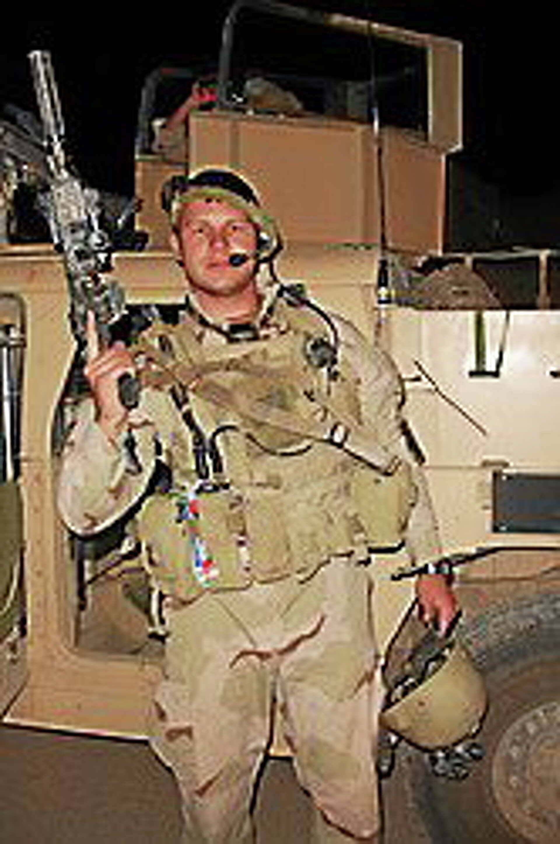 Middlefield native, Navy SEAL playing himself in Eastwood's 'American Sniper ', image size:1920x2892