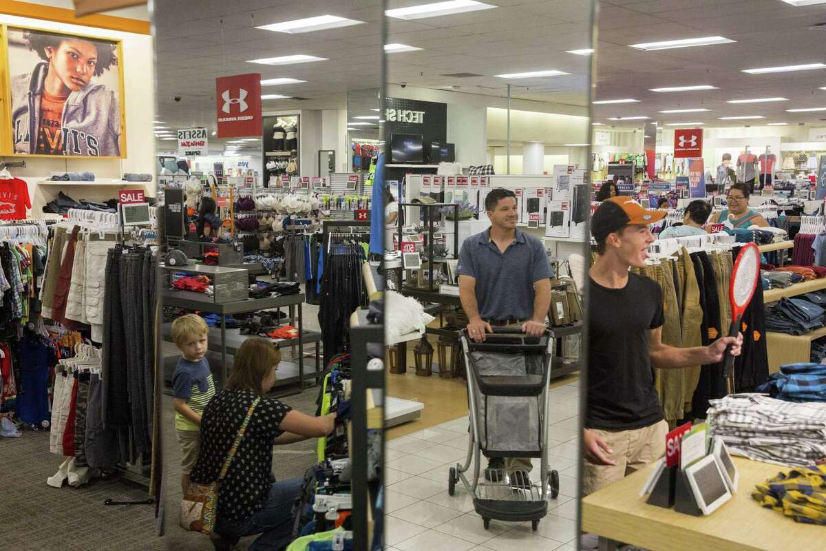 Families flock to shops for taxfree weekend
