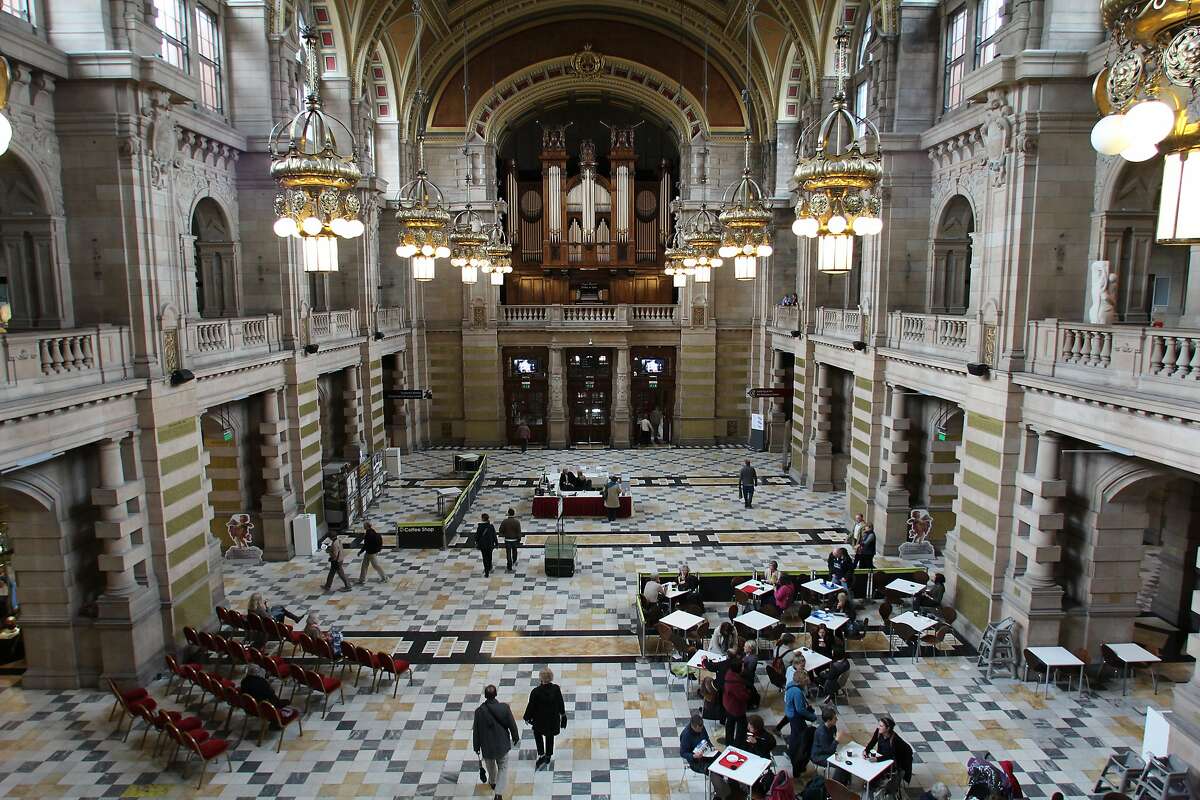 The Centre Hall of the Kelvingrove Art Gallery and Museum in Glasgow, Scotland.