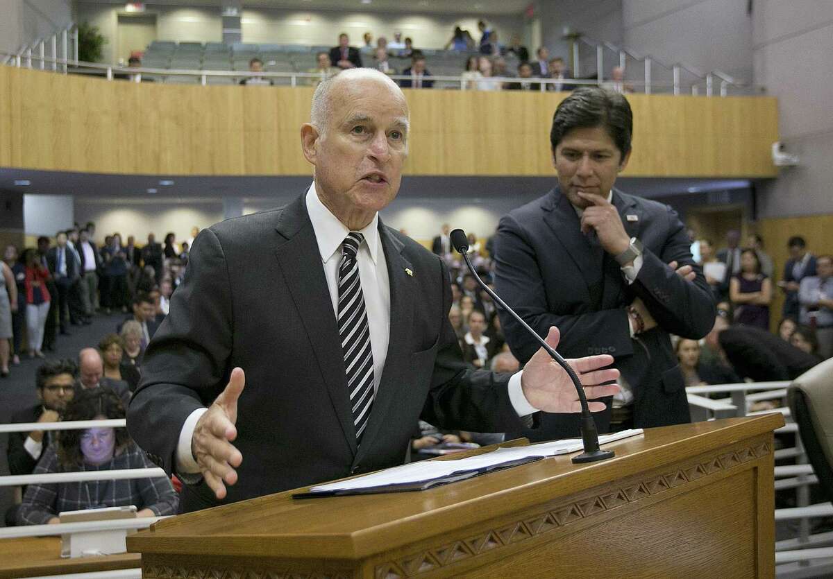 Gov Brown Signs Bill Making California A Sanctuary State 1588